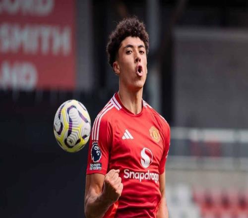 曼聯(lián)官方：召回小將惠特利，為北安普頓出場25次打進(jìn)3球