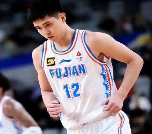 被絕殺依然閃耀！9中9三分狂砍33分，別忘了他曾和林葳齊名