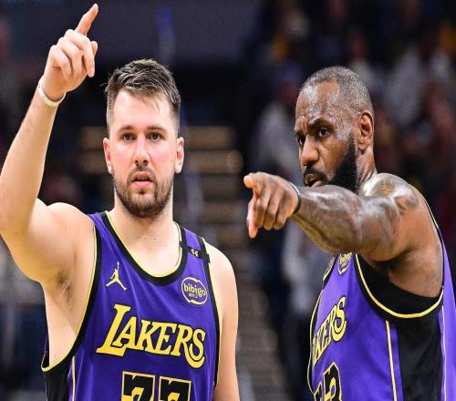 安東尼：球隊需要老將鞭策東契奇的防守，但詹姆斯沒做到這點