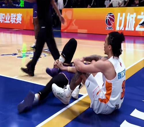 不打了！廣東強力中鋒傷情曝光，強行提前復(fù)出力保主教練帥位！