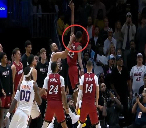 被交易還當(dāng)火箭俠狄龍致命惡犯助休城重返前6：雙眼無(wú)神太尷尬