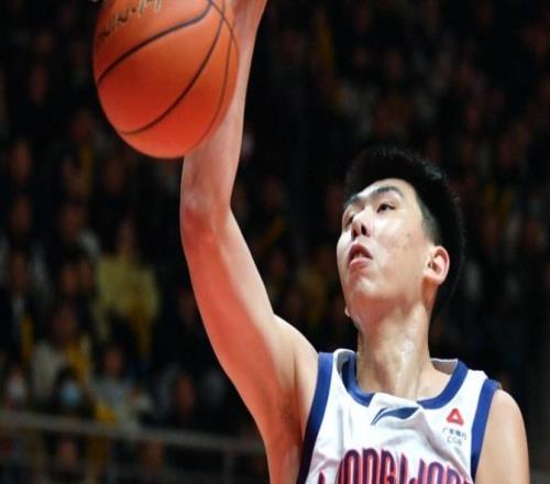 徐昕離開廣東蛻變：各數(shù)據(jù)創(chuàng)新高成蓋帽王+76.3%準星聯(lián)賽第二