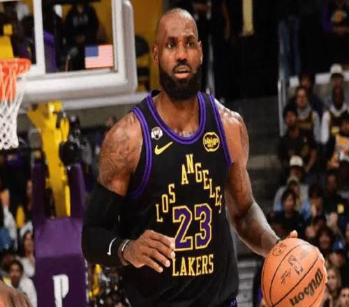 湖人消息：詹姆斯越老越妖，克莱有望加盟，战黄蜂出场更新