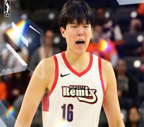 恭喜！杨瀚森轰14+17连创新高，自评进步：脚步能跟上后卫了