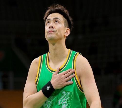 CBA第15轮最佳阵容：赵继伟复出24+7迎里程碑洛夫顿带伤打爆广东