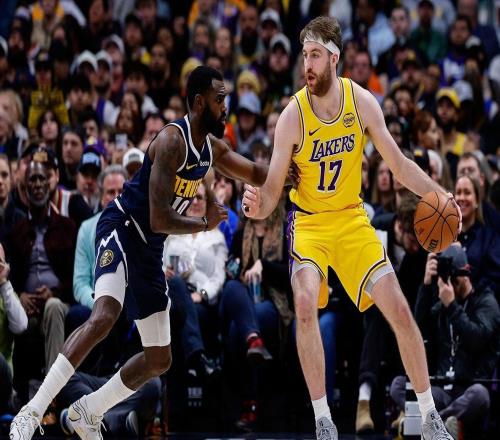 未來(lái)可期，湖人德魯?shù)倌繁憩F(xiàn)出色，勒布朗詹姆斯對(duì)其贊不絕口