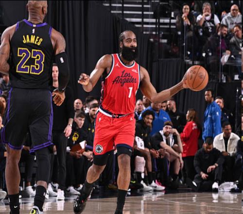 快船7人得分上双击败湖人！近17战14胜篮板球比对手多15个