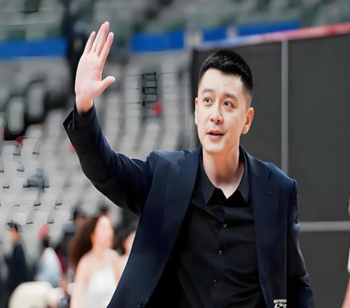 没想到！辽宁队输给杨鸣不要的球员球迷：铁匠不铁了