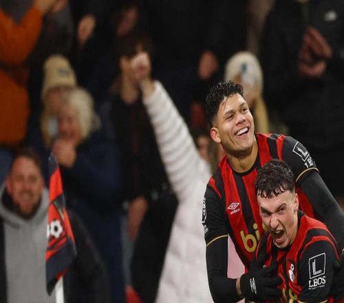 補時絕殺！利物浦轟然倒下，斯洛特不敢相信，第4的位置岌岌可危