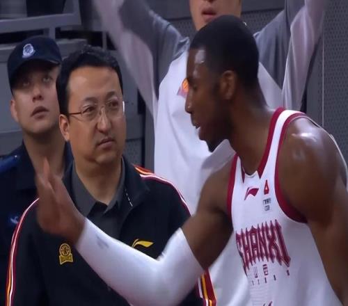 CBA罰單：山西外援迪亞洛戰(zhàn)廣東“數(shù)錢”動作罰3萬潘江罰1萬