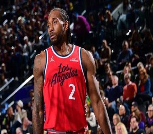 快船15勝3負(fù)！倫納德談球迷將直播“吃推”：換點(diǎn)別的東西吃吧