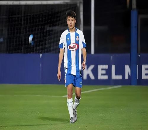 上港后防補(bǔ)強(qiáng)有望引進(jìn)楊希，未來或把明天送回津門虎，以官宣為準(zhǔn)