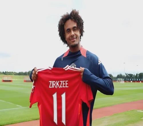 4000萬身價(jià)淪為雞肋尤文羅馬瘋搶曼聯(lián)“廢柴”，齊爾克澤哪兒香