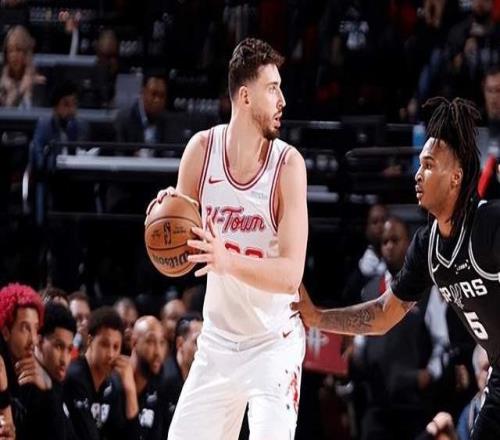 16分逆轉(zhuǎn)！馬刺改變了戰(zhàn)術(shù)，杜蘭特談文班明牌，烏度卡你調(diào)整太慢