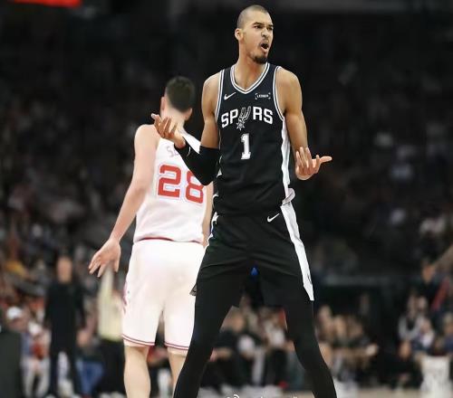 庫里轟27+4記三分球仍無緣今日最佳！對(duì)不起，你碰到暴走的文班了