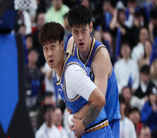 5球員落選首發(fā)！郭艾倫時(shí)代結(jié)束，周琦意外出局，趙繼偉被頂替