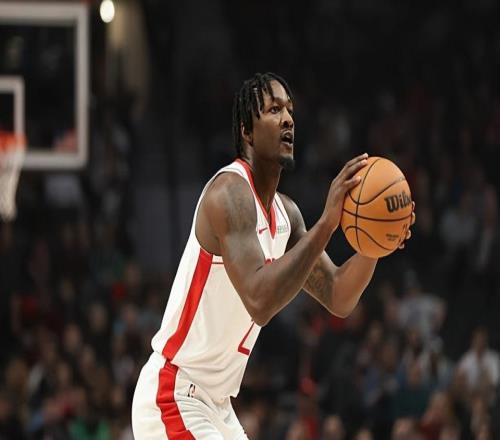 無(wú)論接下來(lái)的表現(xiàn)能否提升，火箭的這筆引援都算是是徹底失敗了