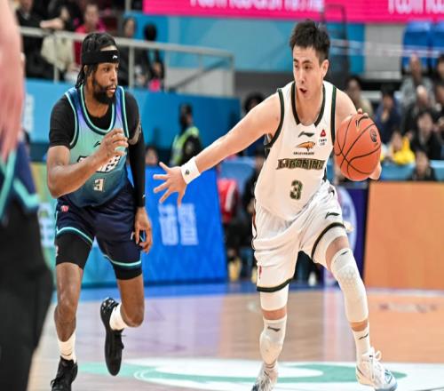 拿600萬(wàn)，國(guó)家隊(duì)主控，14投11鐵！球迷：潮水退去才知道你在裸泳