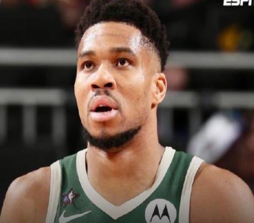 基于籃球?qū)用娼嵌瓤剂?，揚(yáng)尼斯加盟開(kāi)拓者也是一個(gè)不錯(cuò)的選擇！