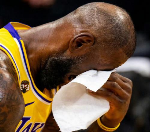 詹姆斯落淚引下家猜測：考辛斯騎記均認(rèn)為回騎士退役是完美結(jié)局