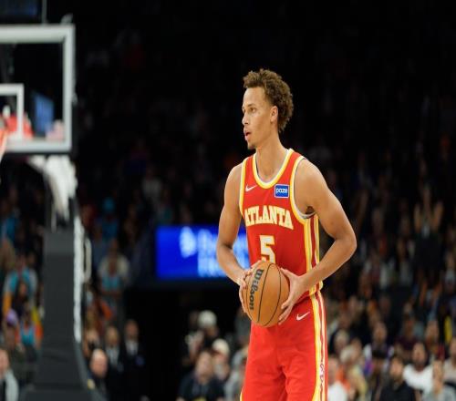 單場(chǎng)10+10，再中3記三分！火箭底薪后衛(wèi)重回首發(fā)，300萬年薪真香