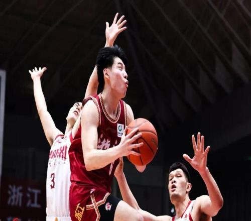 【CBA聯(lián)賽】第二十一輪主場三連勝！浙江稠州金租8770勝山西汾酒！
