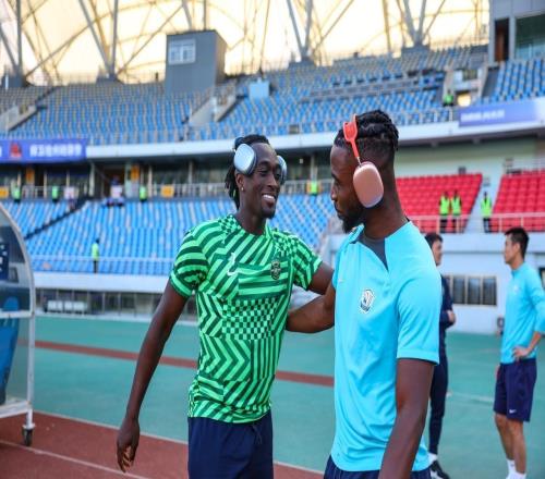 嘴太甜了！深圳新鵬城選了個馬屁精外援直言新鵬城就是亞洲曼城