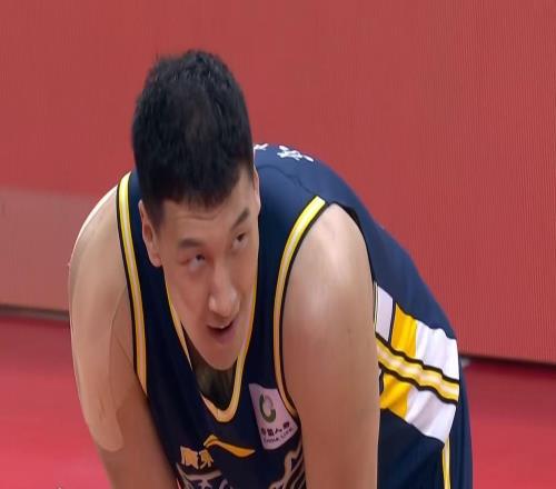 太適合廣東隊(duì)！“加強(qiáng)版杜潤(rùn)旺”打成大腿，或被朱芳雨重金挖走