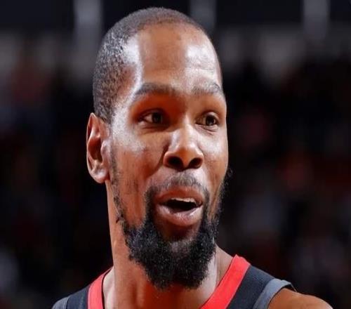 三分5中3！狂搶7個(gè)進(jìn)攻籃板，火箭310萬底薪賺麻了，奧科吉?jiǎng)?chuàng)新高