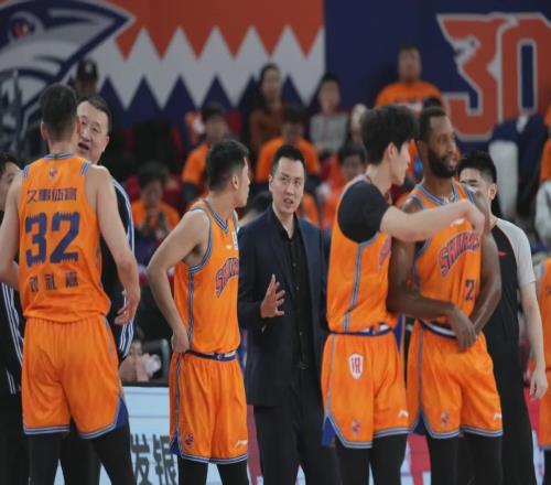 CBA常規(guī)賽第21輪，上海久事10192戰(zhàn)勝深圳馬可波羅