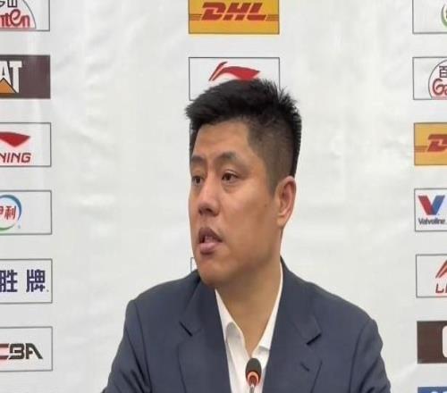 又輸了！3個本土后衛(wèi)，全得0分，籃板球輸23個，潘江輸?shù)袅硕分? />
</a>
<div   id=