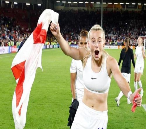 郵報：英女足前鋒凱莉正與阿迪談判，有望獲得七位數(shù)的合同