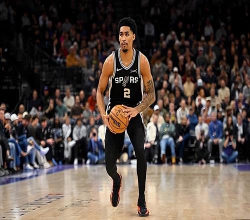 不斷沖擊火箭內(nèi)線！馬刺榜眼郎竟然成為了決定比賽走勢(shì)的關(guān)鍵人物