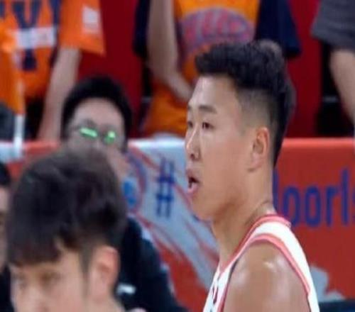 國家隊(duì)在招手，賀希寧26中14高效砍43分4板2助3斷