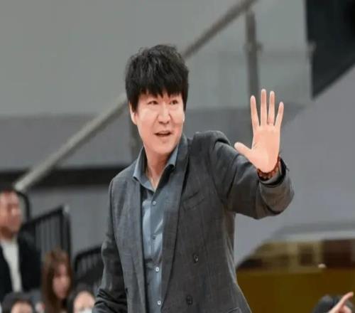 輸廣廈發(fā)布會！邱彪強調(diào)學(xué)習(xí)+疲憊，評價王證給高度評價檢驗自己