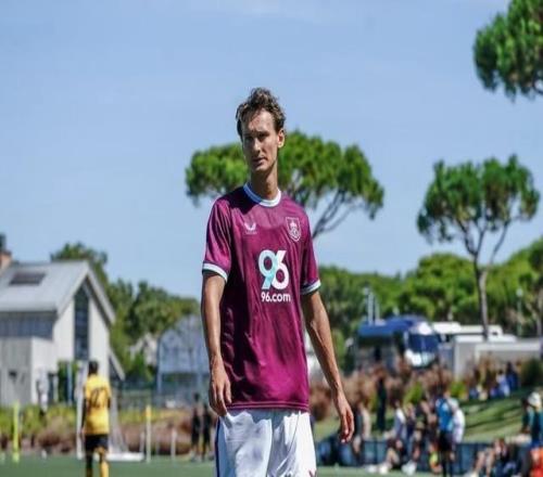 羅馬諾：不萊梅想簽瑞典國(guó)腳?？诉_(dá)爾，正在與伯恩利談判