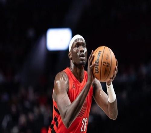 開拓者官方：中鋒里斯右腳應(yīng)力性骨折已接受手術(shù)，賽季報(bào)銷