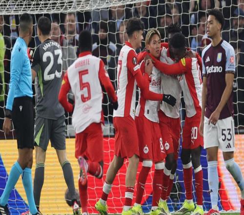 讓二追三！英超第3創(chuàng)奇跡，埃梅里率隊(duì)挺進(jìn)淘汰賽，目標(biāo)直指冠軍