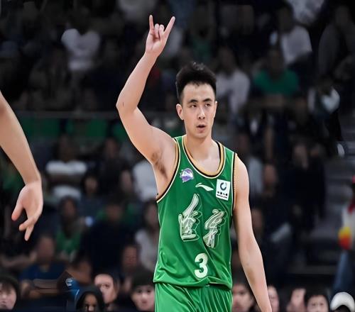 遼寧隊(duì)輸給寧波13分！揪出最大“廢柴”，14中3，在場(chǎng)上輸了18分