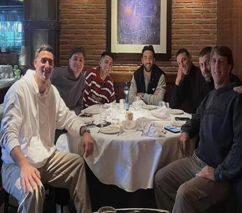 斯卡洛尼造訪馬競(jìng)訓(xùn)練基地，并與馬競(jìng)隊(duì)內(nèi)阿根廷國(guó)腳共進(jìn)晚餐