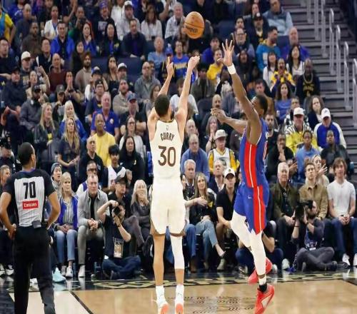 傷不起！庫里23分傷退，8人上雙仍崩盤，活塞雙核29+21打穿勇士