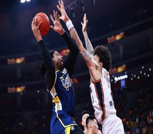 CBA積分榜最新排名！3隊(duì)哄搶第一，黑馬殺進(jìn)前4，遼寧跌出季后賽