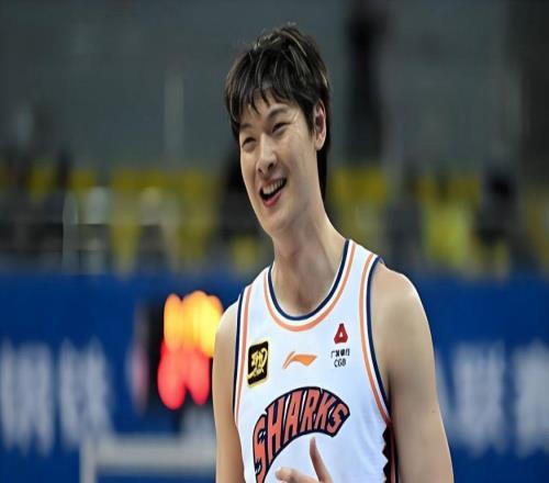 20分鐘！轟24分18板，王哲林找到爭冠好幫手盧偉樂開了花