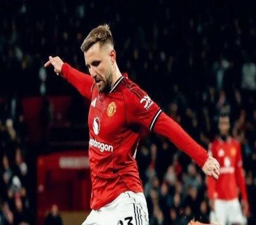 太陽(yáng)報(bào)：對(duì)陣曼聯(lián)的賽后，阿爾特塔完整看完2遍比賽錄像盧克肖是本賽季隊(duì)內(nèi)英超出場(chǎng)時(shí)間最多的球員