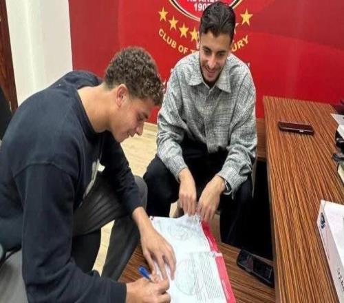 世體：哈姆扎已與開羅國民續(xù)約1年，以應(yīng)對巴薩不買斷的情況