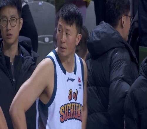 大打出手！4次奪權(quán)恐遭CBA重罰，球迷吵作一團(tuán)：落后方憑啥不能投