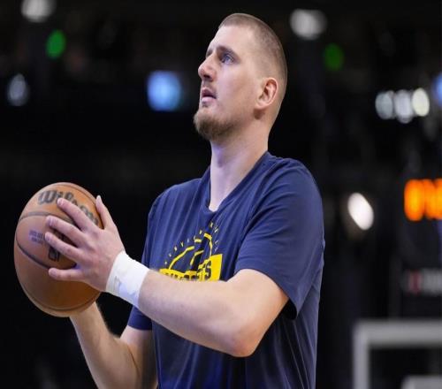 好消息，掘金隊(duì)約基奇?zhèn)鷱?fù)出，有望在缺席16場比賽后對陣快船隊(duì)