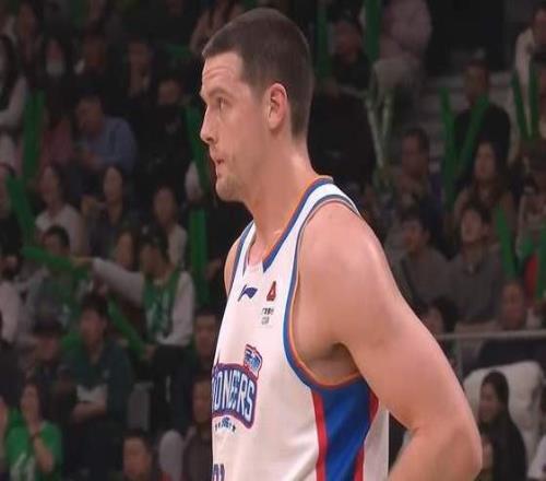 漂亮！遼籃強(qiáng)勢逆轉(zhuǎn)魚腩，惹不起的第三節(jié)回來了，狀元郎獨(dú)砍22分