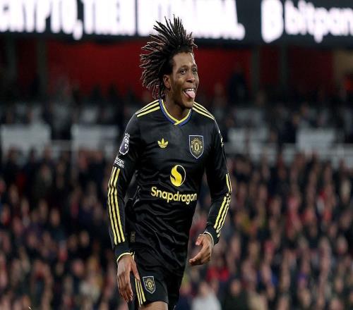 記者：曼聯希望多古的恢復時間少于10周，冬窗不會有任何引援