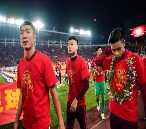 記者：廣州恒大每次過(guò)年都給足協(xié)官員送紅包，每人幾十萬(wàn)